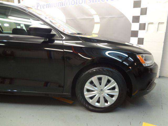 2011 Volkswagen Jetta 4dr Sedan 6A